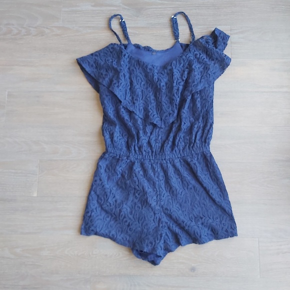 JESSICA SIMPSON Lace Off the Shoulder Short Romper - Picture 3 of 5